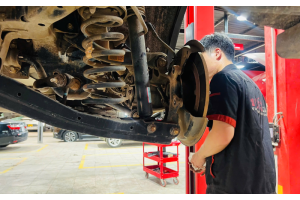 Phuộc Giảm Xóc Ô Tô: Cấu Tạo, Dấu Hiệu Hư Hỏng Và Khi Nào Nên Thay?